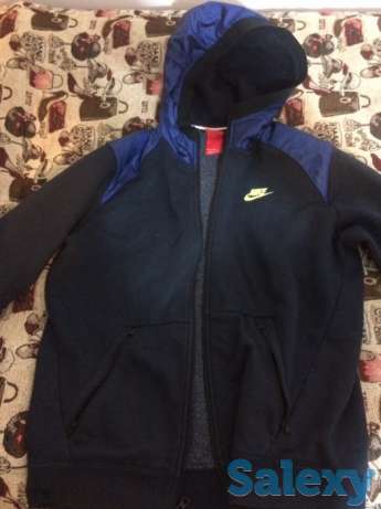 Спортивная толстовка с замком от NIKE, размер S, фотография 1