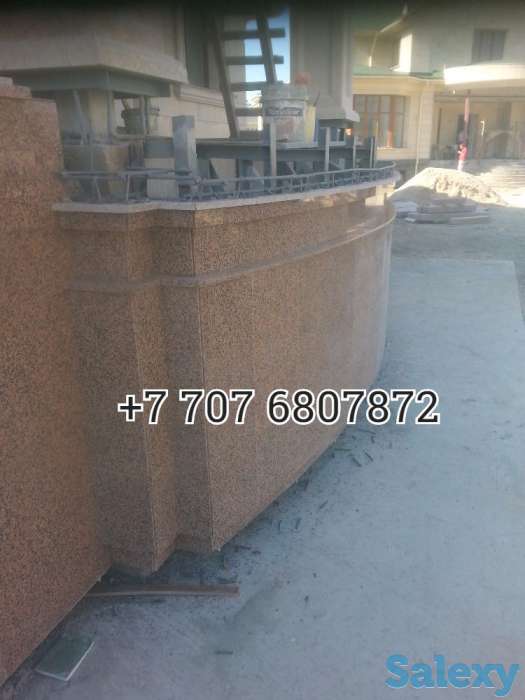 Гранитный цоколь ,травертин-фасад, фотография 3