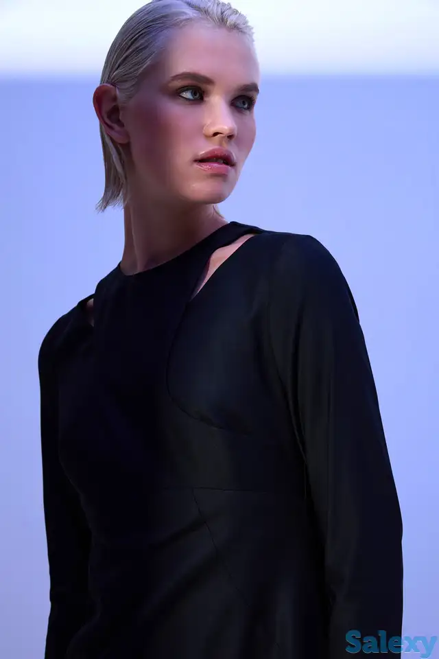 Платье в черном цвете vassa&co, фотография 1