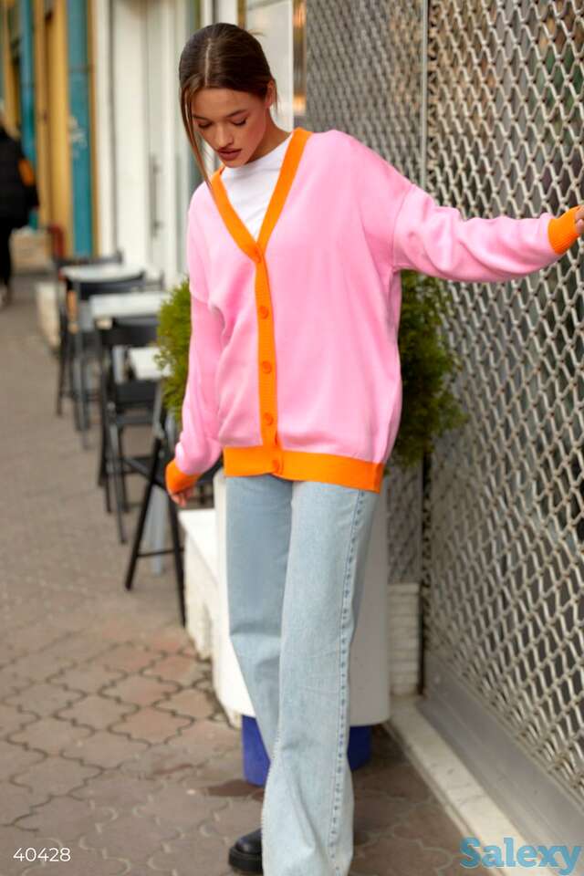 Розовый кардиган с оранжевой окантовкой, фотография 1