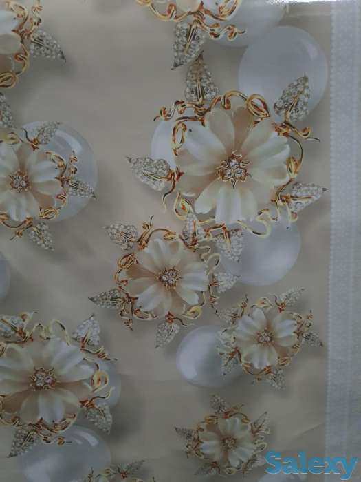 Клеенка праздничная золотая c декоративными цветами и жемчугом, фотография 3