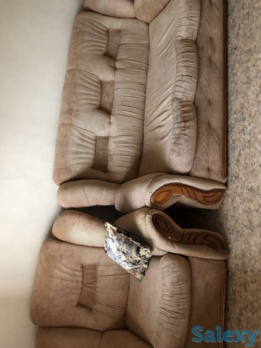 Продаю диван и кресло, бежевый цвет, диван раскладывается, фотография 1