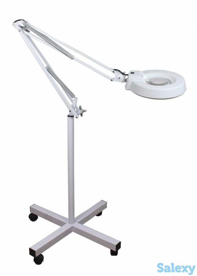 Косметологическая лампа-лупа, фотография 1