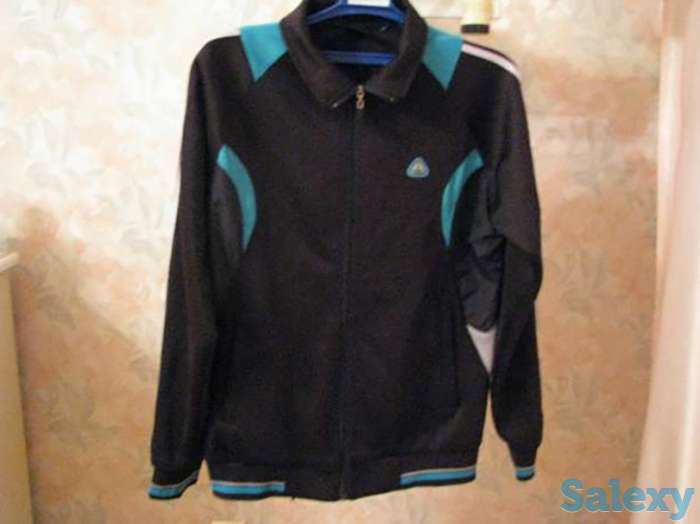 Фирменная спортивная куртка, фотография 1
