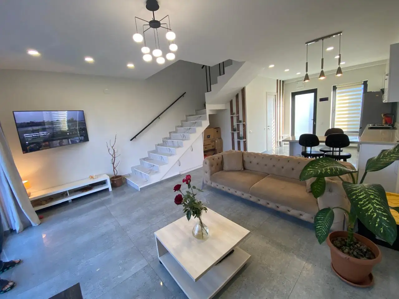 Продается коттедж у моря. Участок, мебель, техника. Батуми, фотография 1