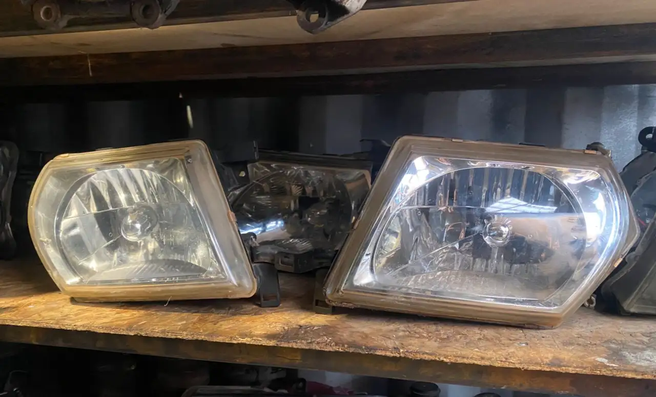 Nissan Patrol Y61  фары оригинал, фотография 1