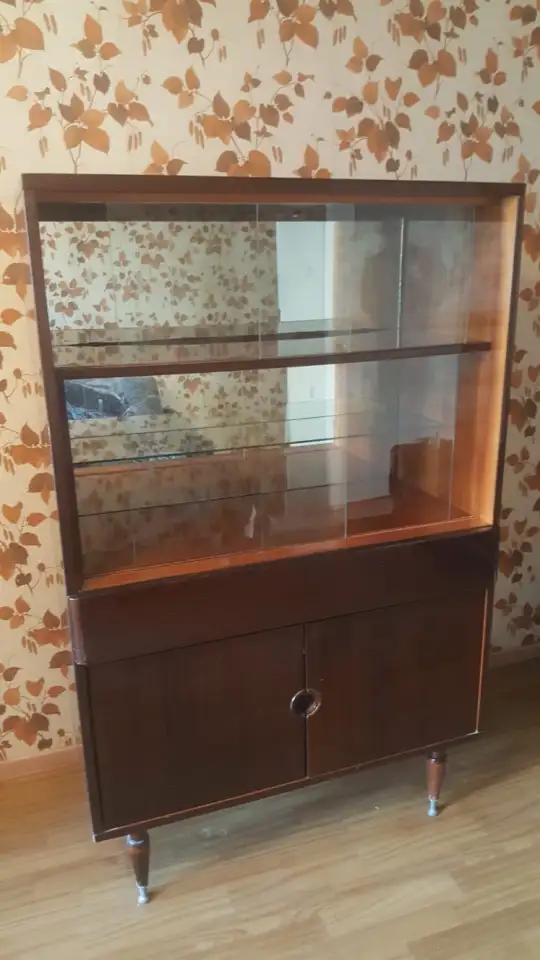 Шкаф для посуды полированый, фотография 1