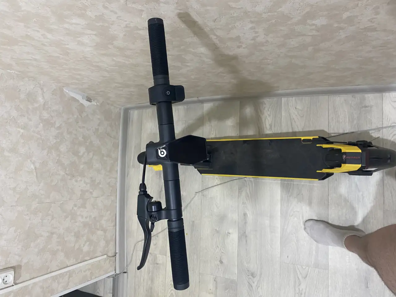 Электросамокат в идеальном состоянии, фотография 2