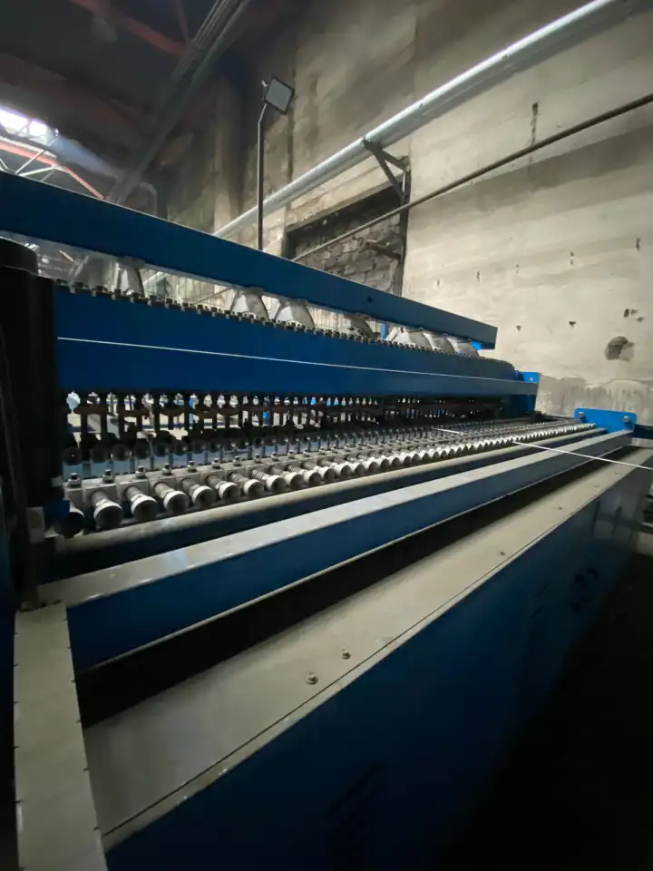 Продается линия по производству ограждения 3Д сетка, фотография 1