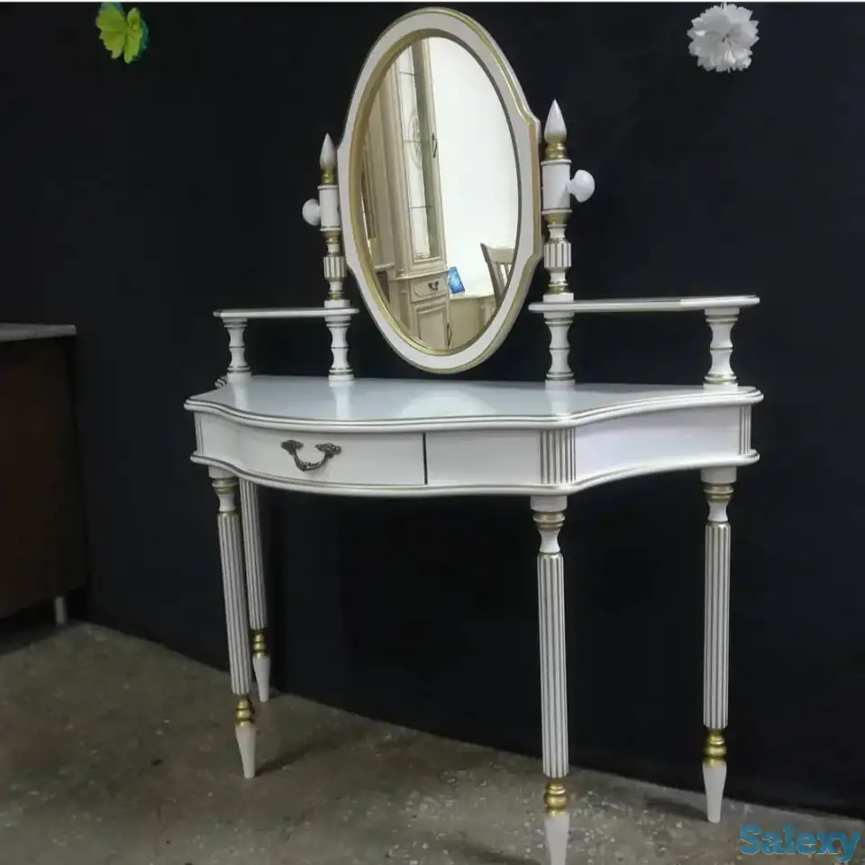 Продам новый шикарный туалетный столик российского производства,из МДФ и элементы массива березы,в крашении Б.Э+золочени, фотография 3