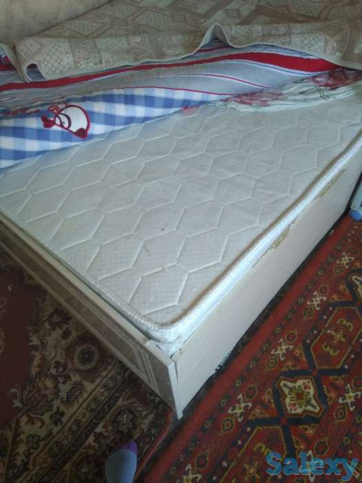 Кровать с матрасом, фотография 1