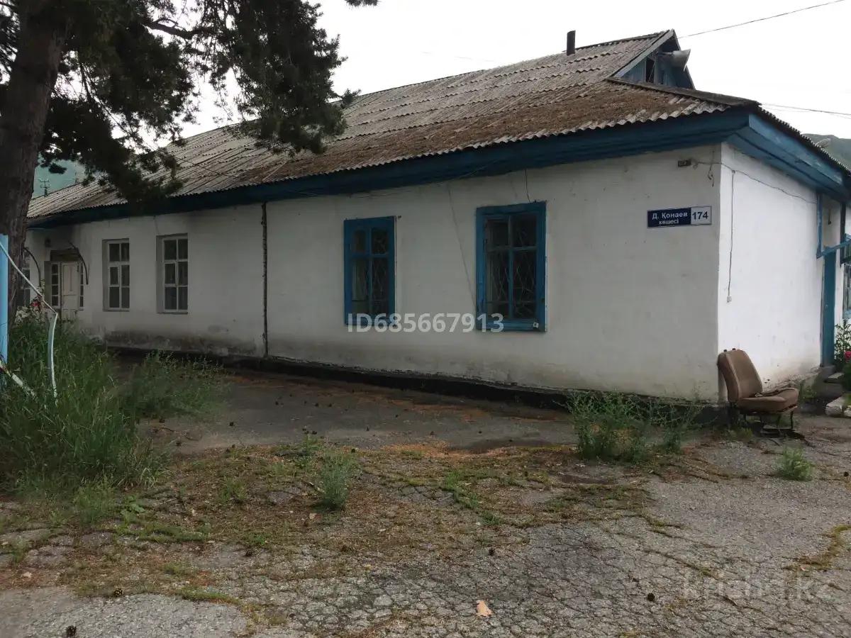 Шикарная автобаза в центре Текели, фотография 1