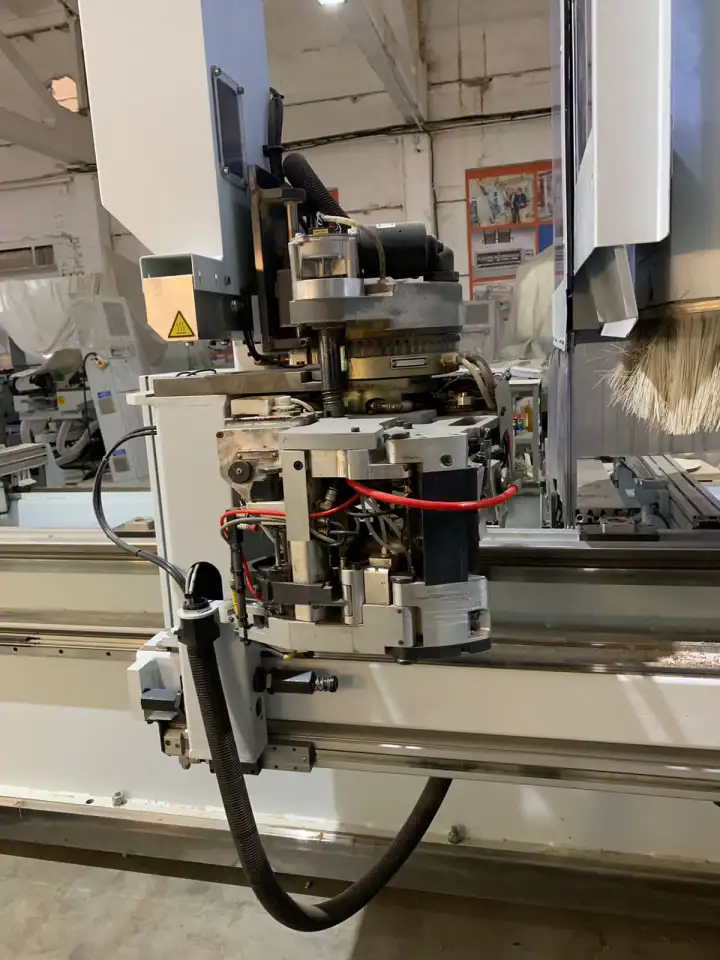 HOMAG BAZ 211 Обрабатывающий центр с узлом кромкооблицовки, фотография 5