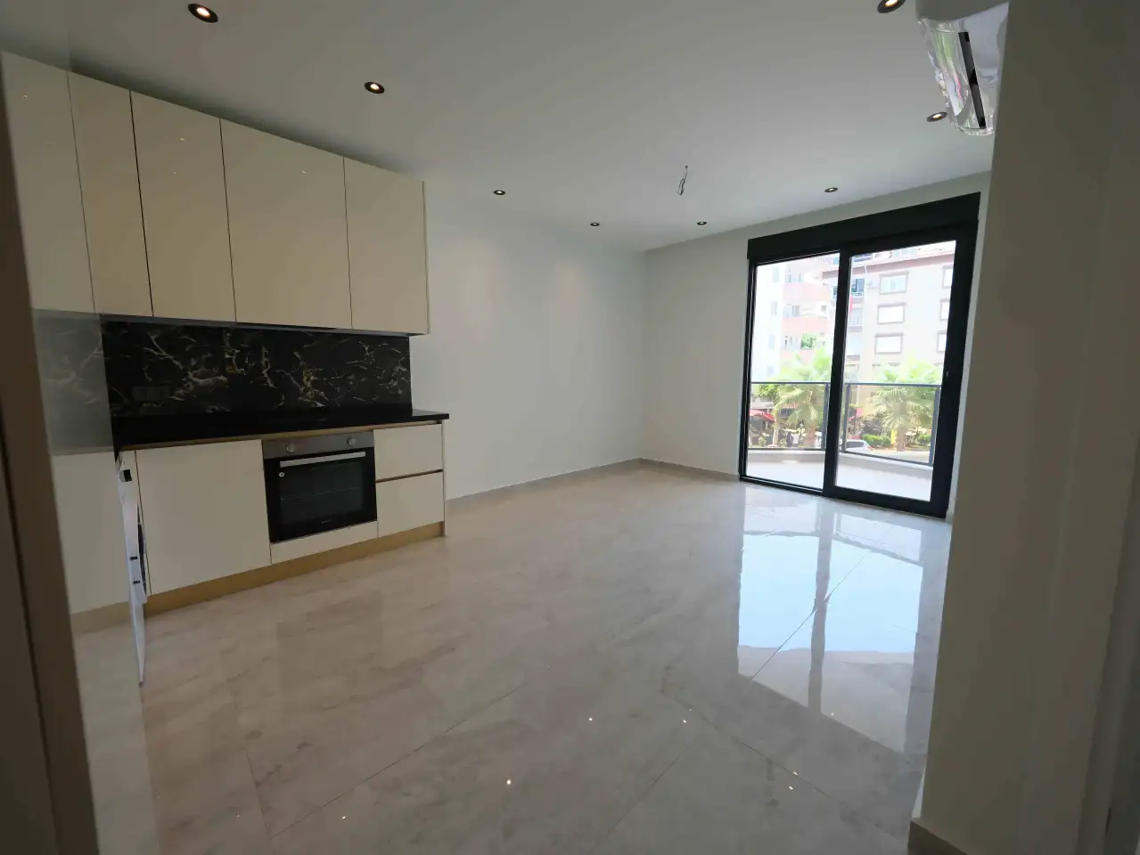 Однокомнатная квартира в центре города Алания, Турция, фотография 2