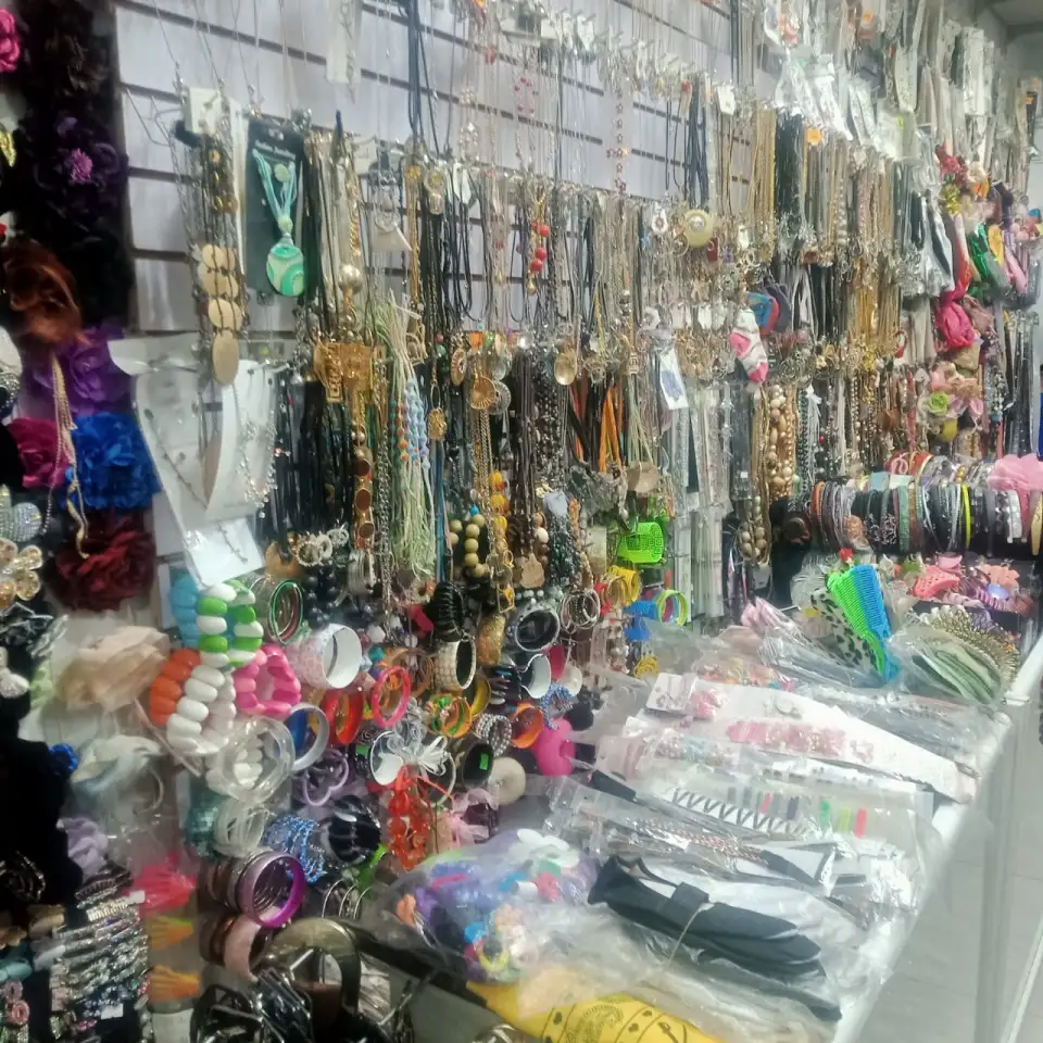 Женская одежда больших размеров и маленьких размеров бижутерия. г. Актау. Тц Олжа блок В бутик 13., фотография 6