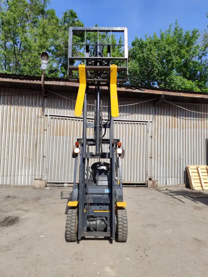 Кара Komatsu FG25T-16 Свежедоставленная из Японии, фотография 8