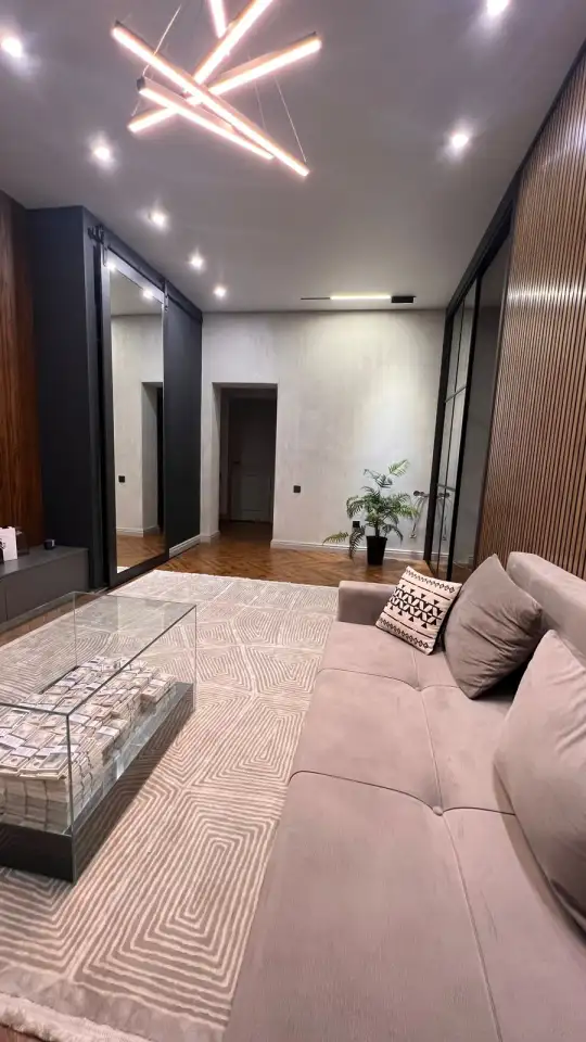 Роскошная 2-х комнатная квартира в современном стиле в самом центре Алматы, фотография 1