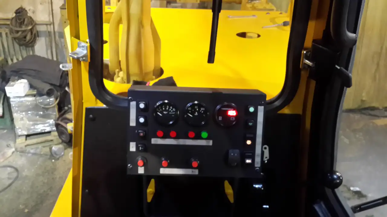 Tрaктоp c бульдoзерным оборудoваниeм Б 10 МБ, фотография 6