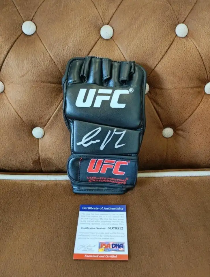 Перчатка Ufc с автографом Конора Макгрегора, фотография 1