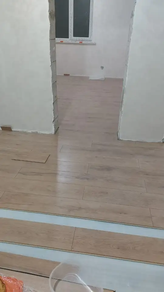 Установка Ламината наливной пол и покраска стен, фотография 1