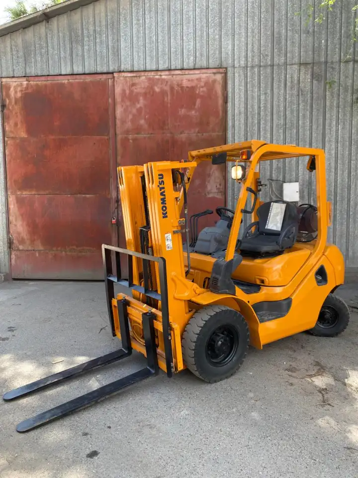 Вилочный погрузчик Komatsu FG20T-16 из Японии, фотография 1