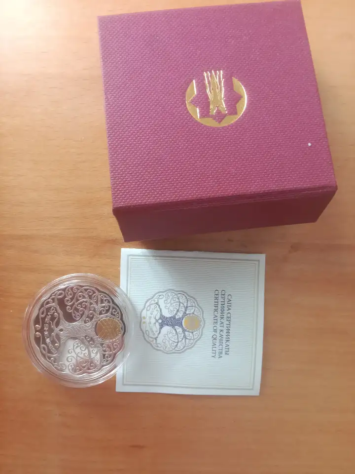 Продам срочно серебряную монету НБРК, фотография 1