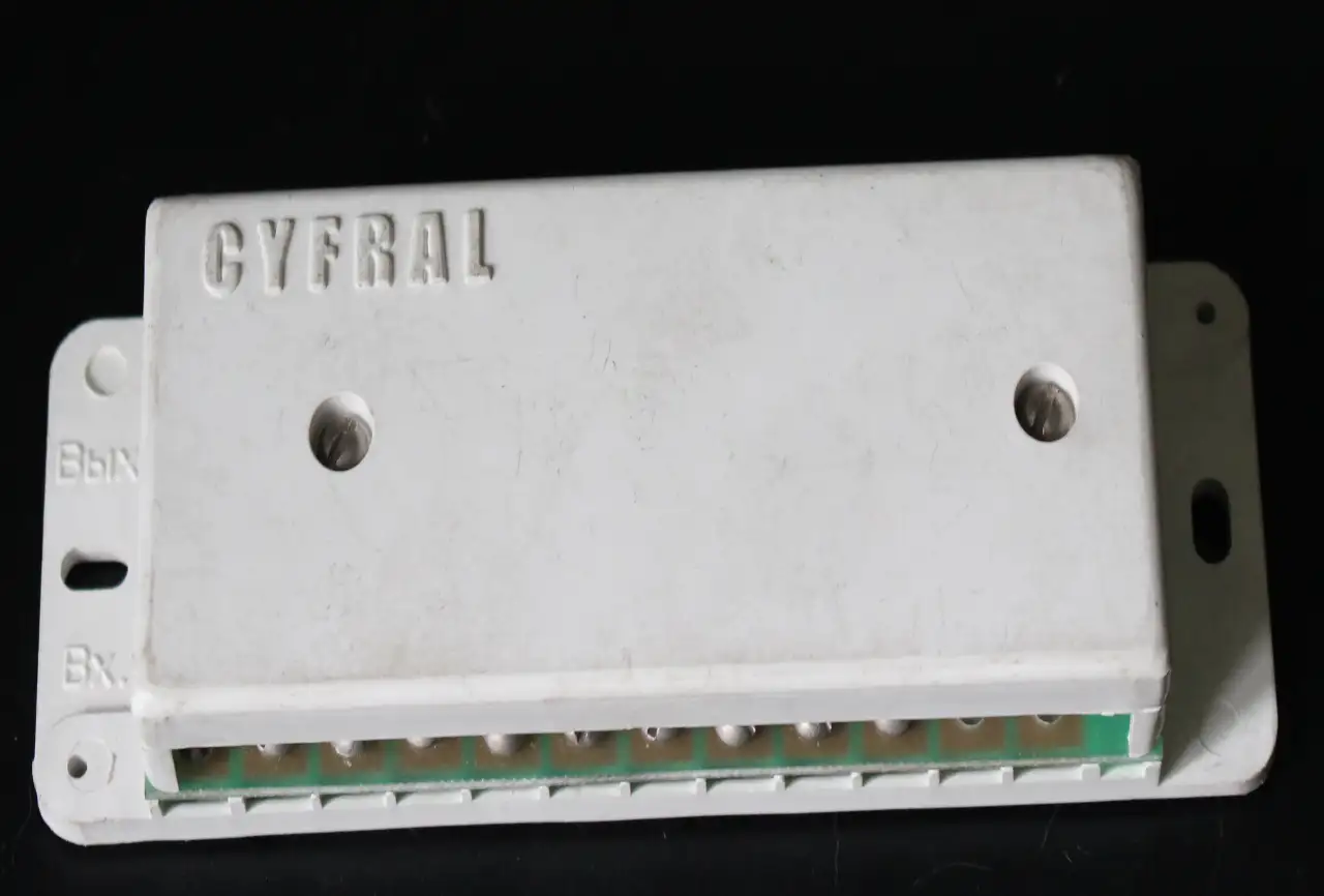 Колодка коммутационная  Цифрал РК 10х10 20 шт, фотография 1