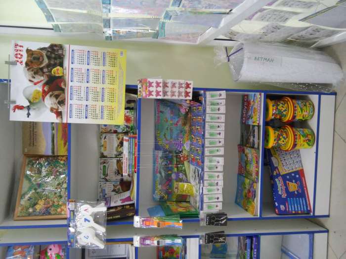 Продам стеллажи и витрины для бутика или магазина, фотография 4