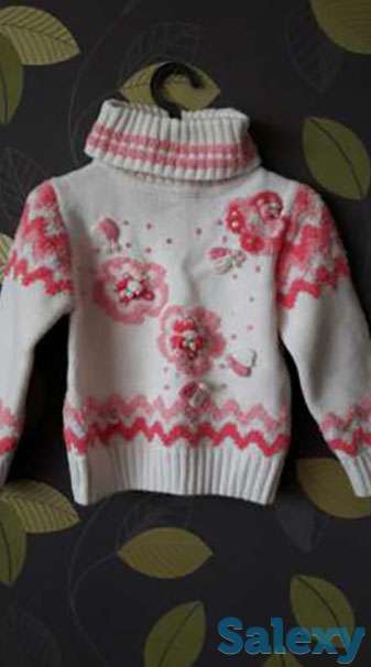 Свитер на девочку новый, фотография 1