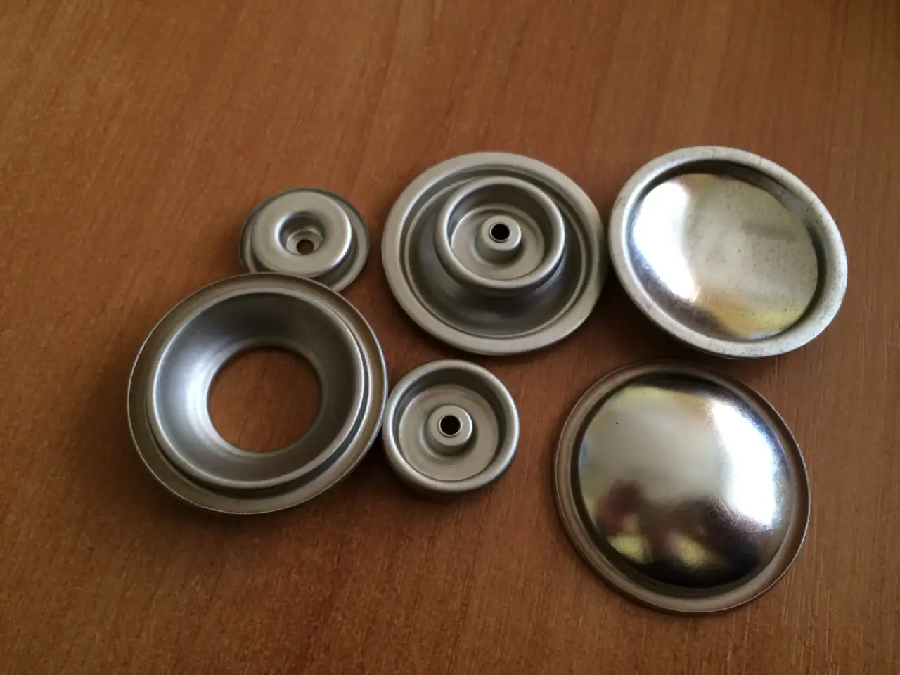 Автоматическая линия, дно аэрозольного баллона, фотография 2