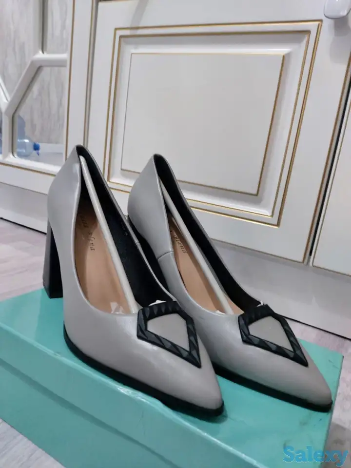 Продаю женские туфли. Новый. Классический стиль.  Размер 38/39, фотография 1