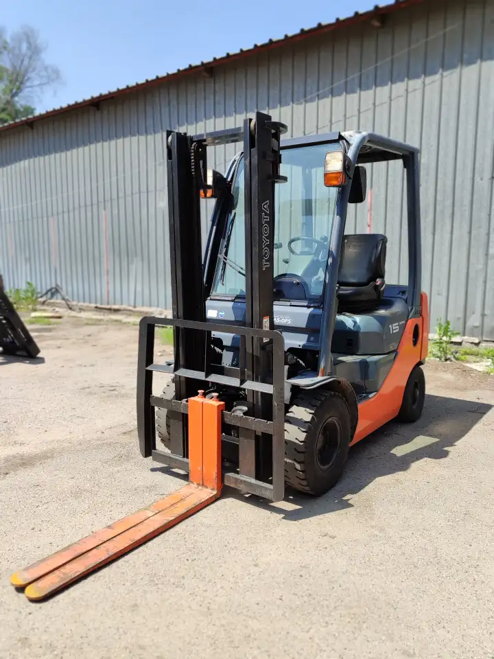 Вилочный погрузчик Toyota 8FG15 из Японии, фотография 2