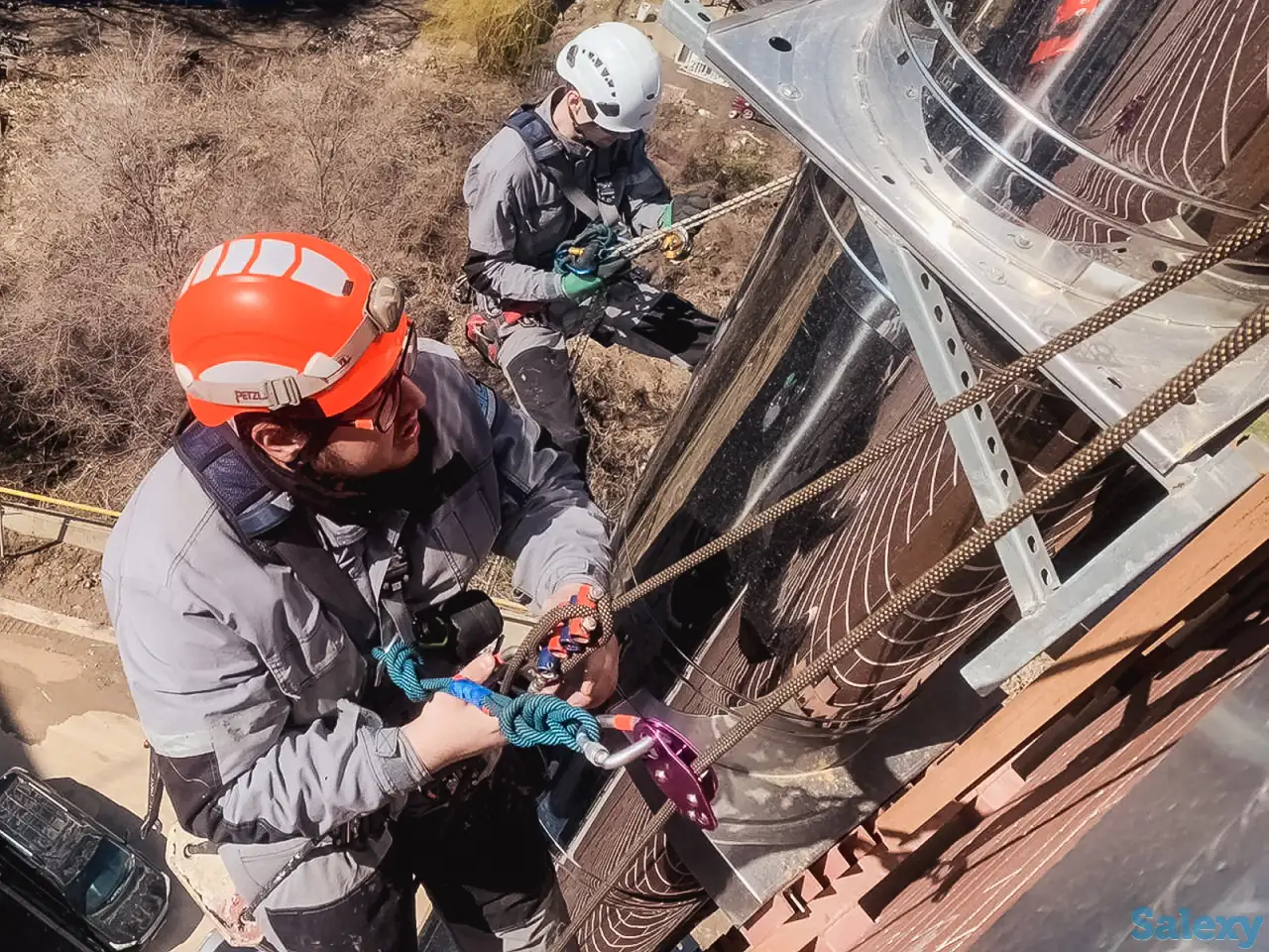 Монтаж систем вентиляции / Установка воздуховодов / Высотные работы / Альпинисты, фотография 1