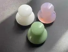 Продам натуральный нефритовый камень для омоложения лица, фотография 1