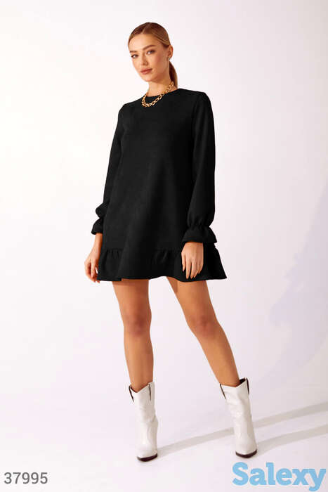 Черное романтичное платье из замши, фотография 1