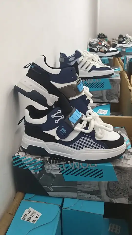 Продажа мужских и женских кроссовок, фотография 1