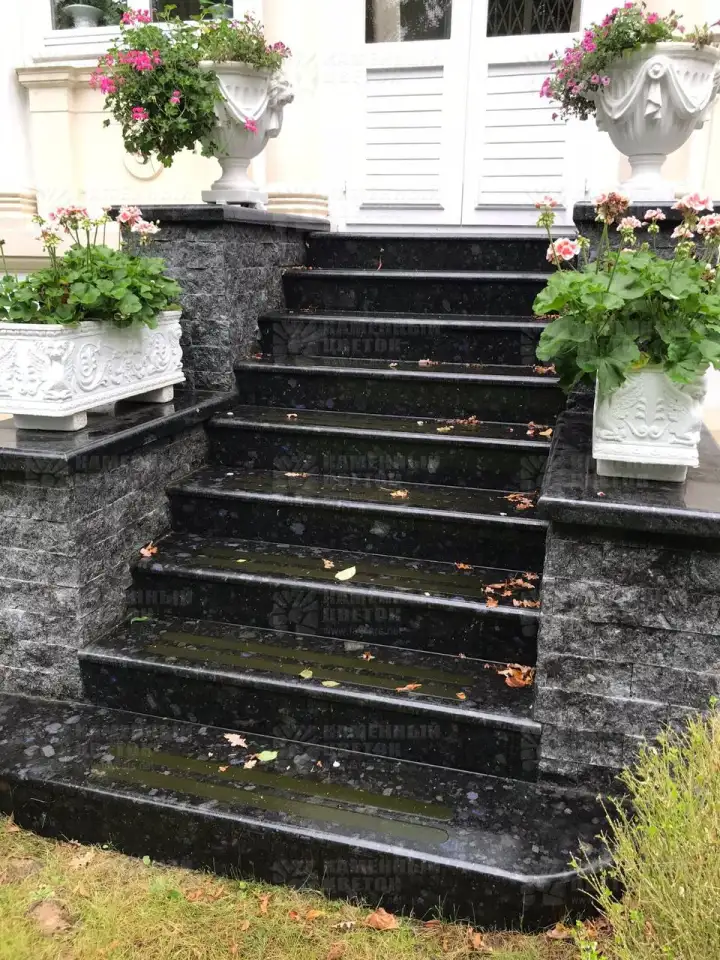 Проектируем и монтируем наружные и внутренние лестницы в дом и офисы. замеры бесплатно. 20 лет опыта, фотография 1