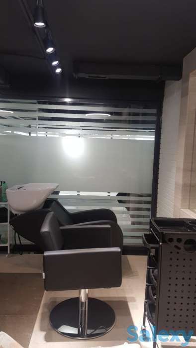 Сдаётся парикмахерское кресло в элитном салоне!, фотография 2