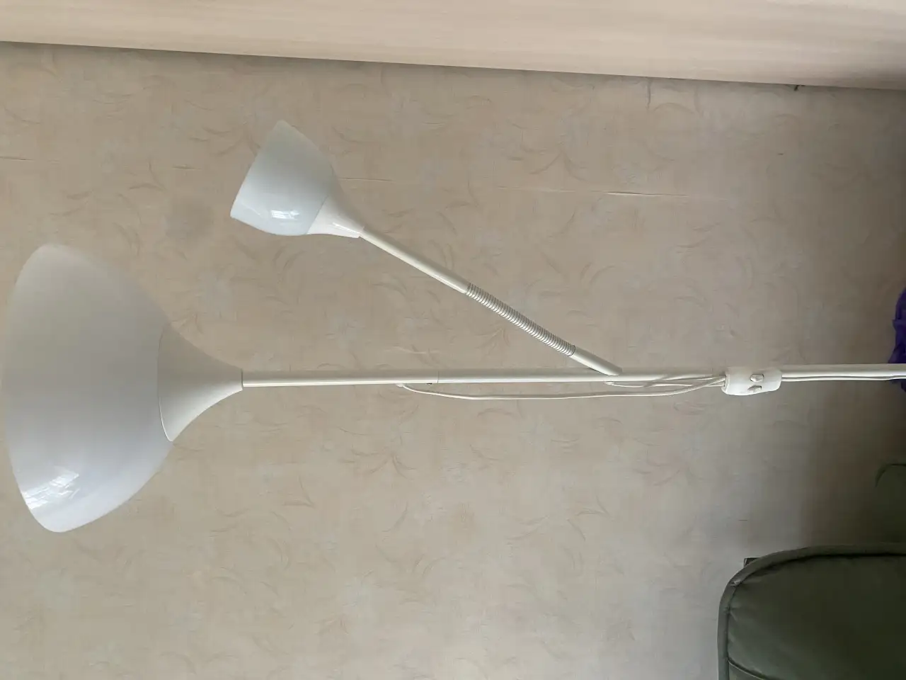 Продаю торшер белый IKEA, фотография 1