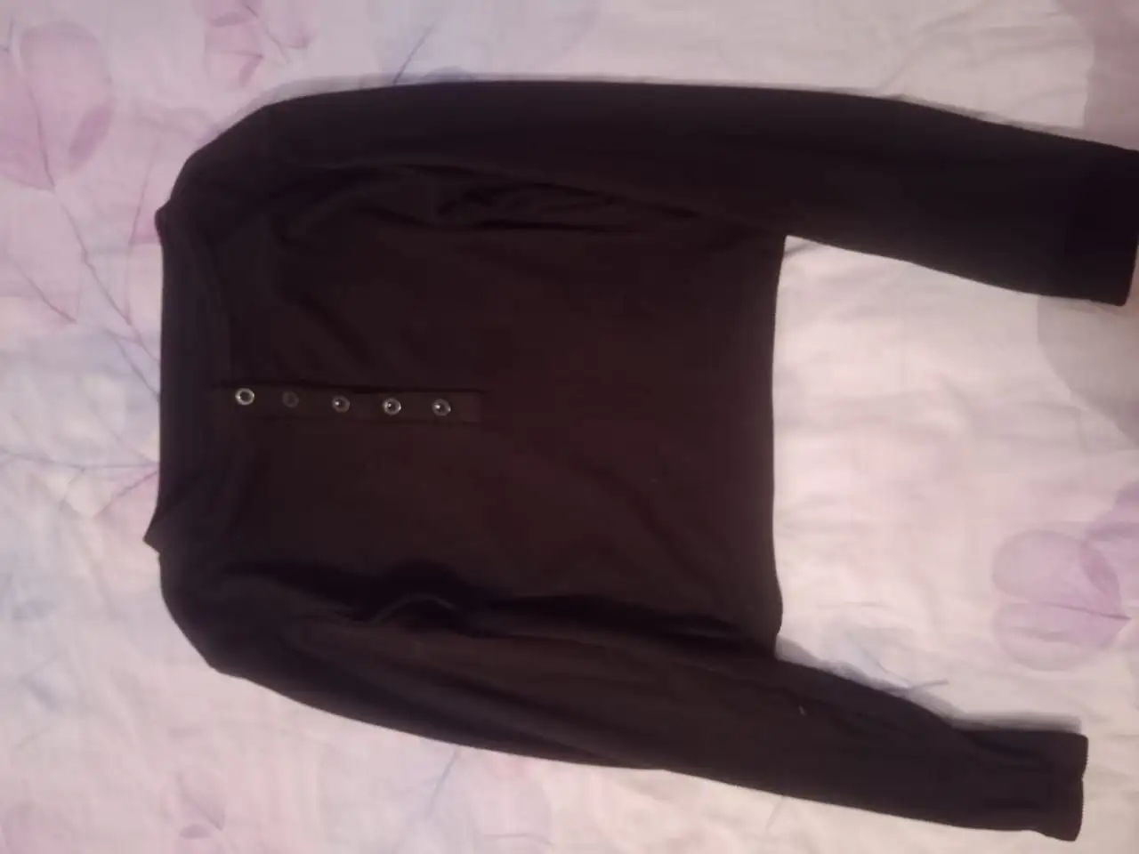 Кожанные штаны стандартного размера,и кофта черного цвета с пуговками с длинными руковами ДВОЙКА отдам за 5500, фотография 1