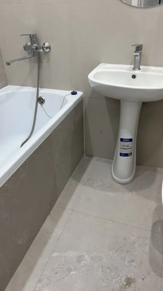 Клеим кафель.стелим ламинат. Клеим обои, фотография 1