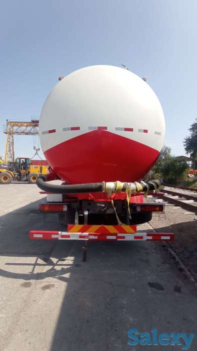 Цементовоз HOWO, фотография 2