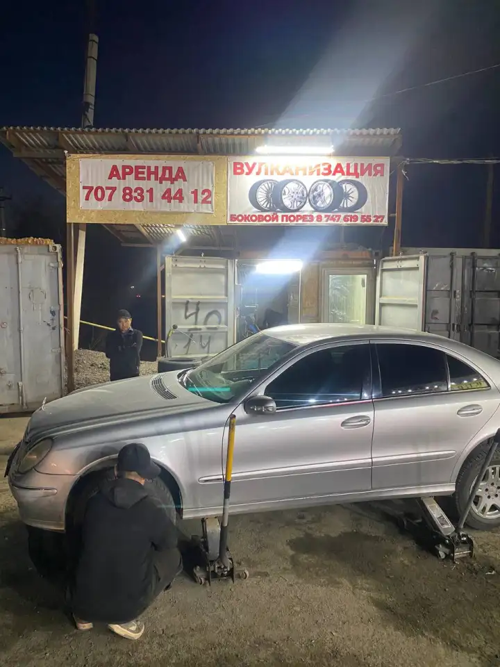 Место для замены масла, мебельного цеха. возле трассы 19км, фотография 1