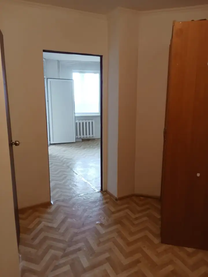 Продам 1 ком.кв от Хозяйки перегорождена пластиком как 2-хкомнатная заот Хозяйки квартиры. Торг уместен., фотография 3