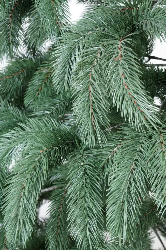 Новогодняя елка из литых веточек, фотография 4