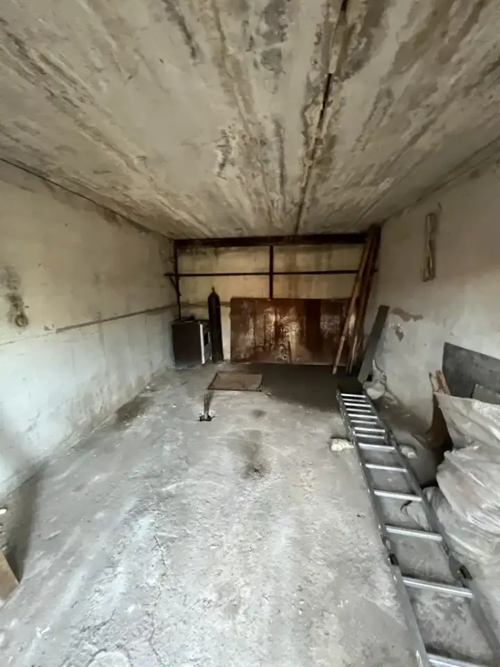 Гараж с новой кровлей !, Улица Кенжебек Кумисбеков, 3/2а, фотография 5