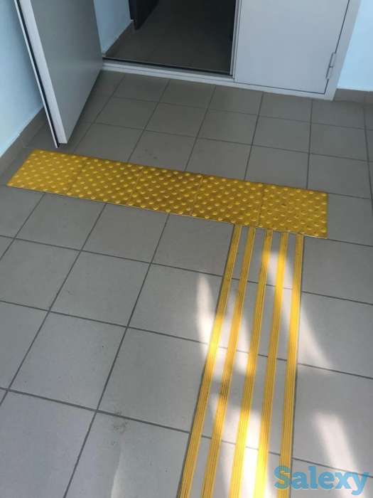 Направляющая тактильная лента, фотография 2