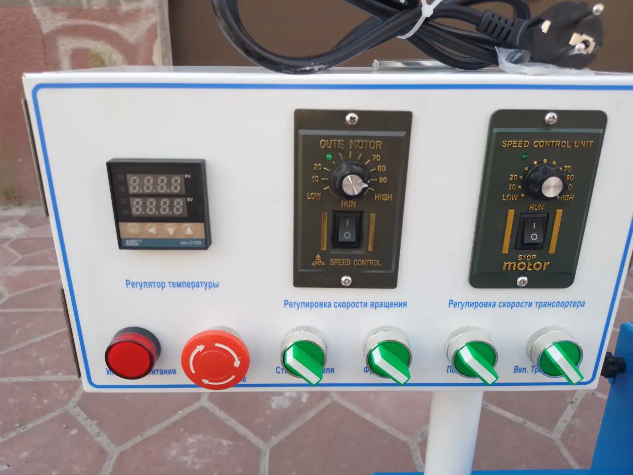 Кромкооблицовочный станок DM-117 PRO c автоматической подачей заготовки, фотография 4