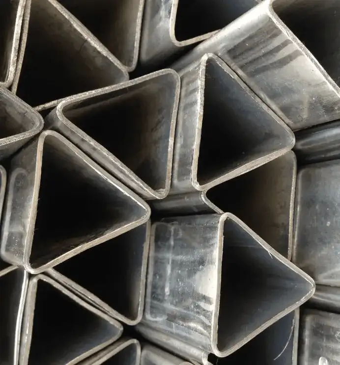 Треугольная труба Размер: 40х60х60 мм; 60х60х60 мм, фотография 1