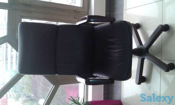 Кожанное кресло руководителя, фотография 2